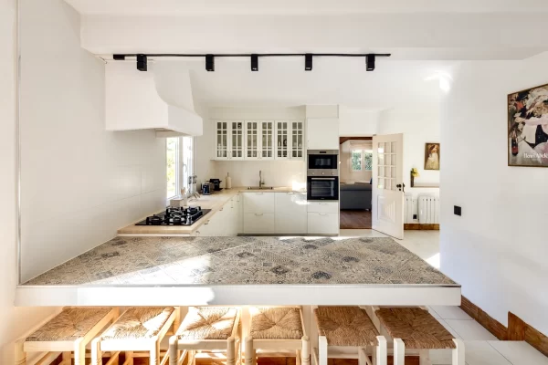 Villa Guru 1
