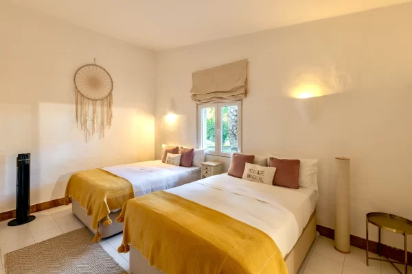 Villa Guru 1