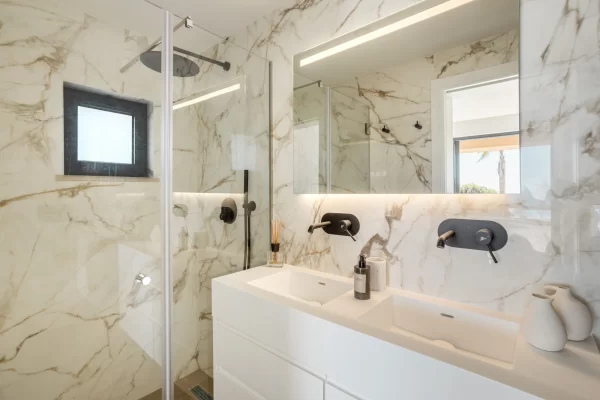 Villa Guru 10